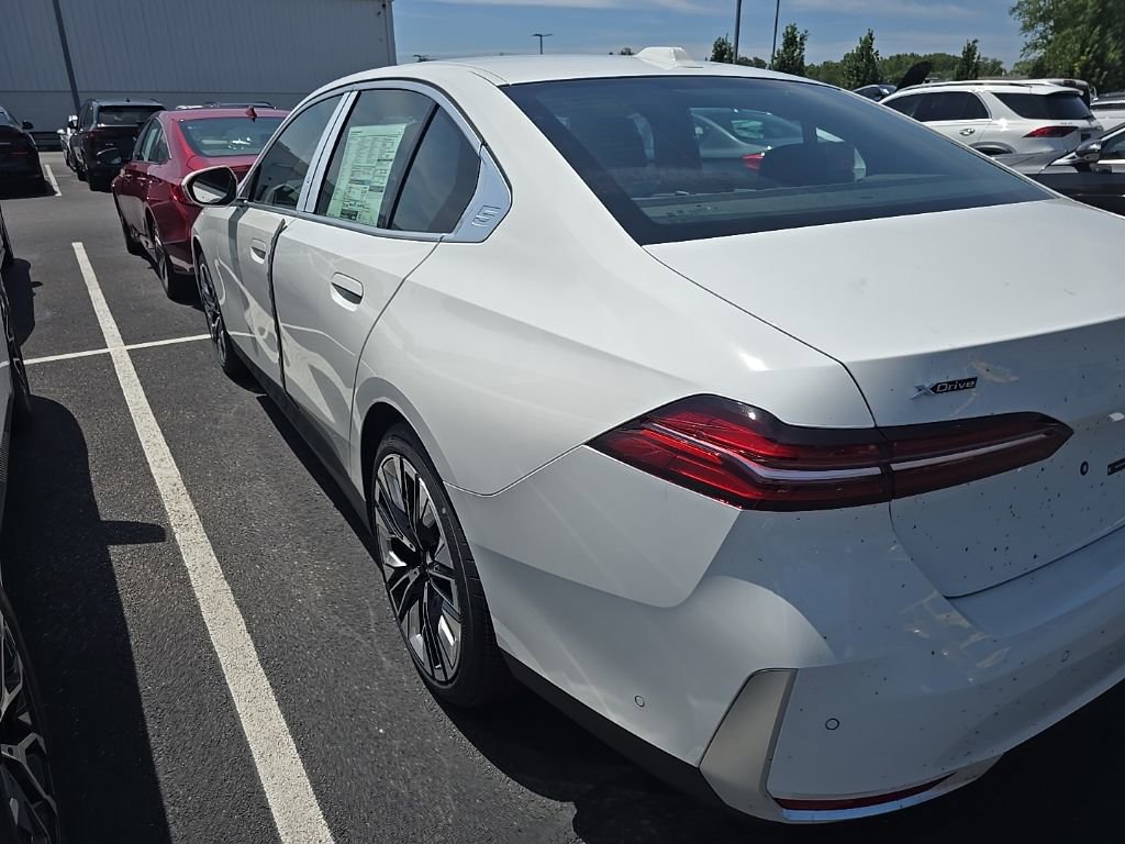 New 2026 BMW 530i xDrive image 3