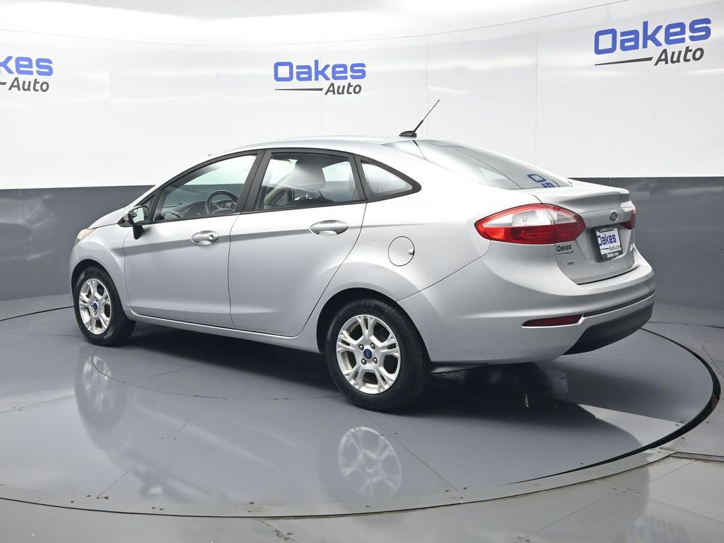 Used 2016 Ford Fiesta SE w/ Cold Weather Package FWD image 6