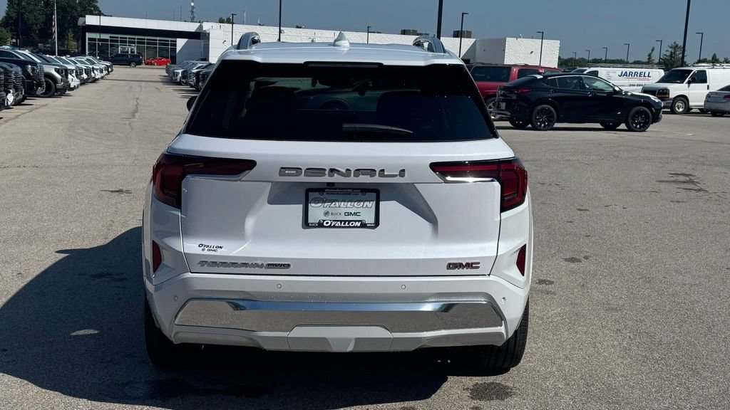 Used 2026 GMC Terrain Denali AWD/4WD image 3
