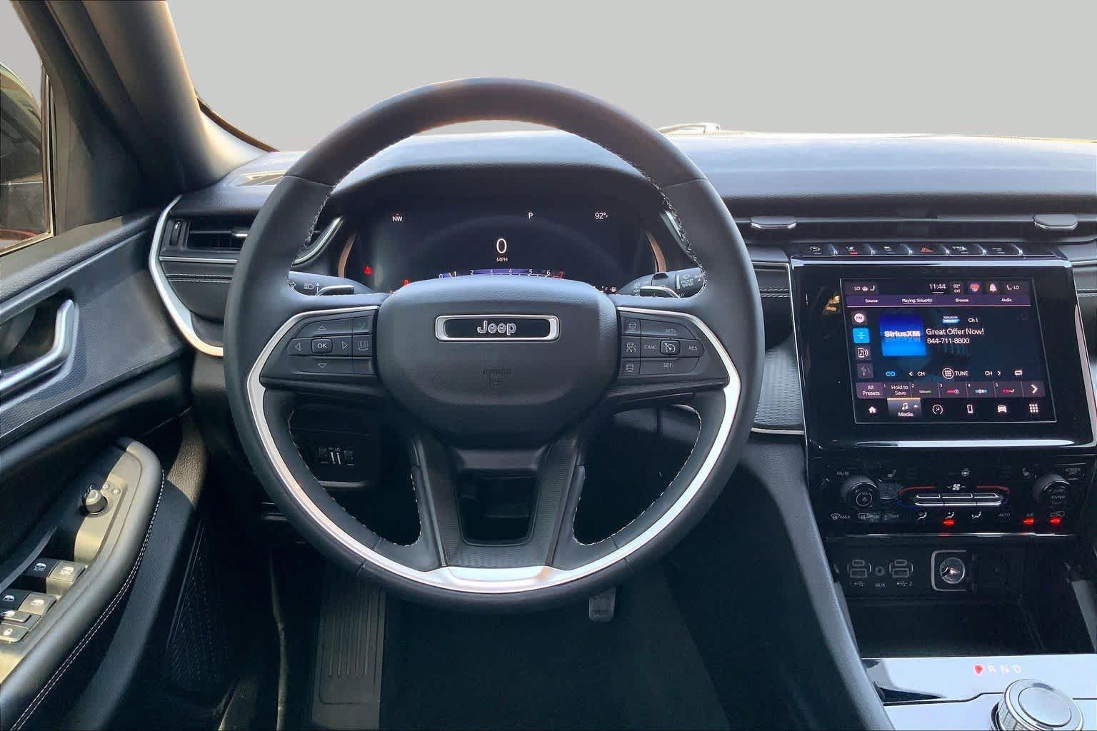 Used 2023 Jeep Grand Cherokee Altitude AWD/4WD image 5