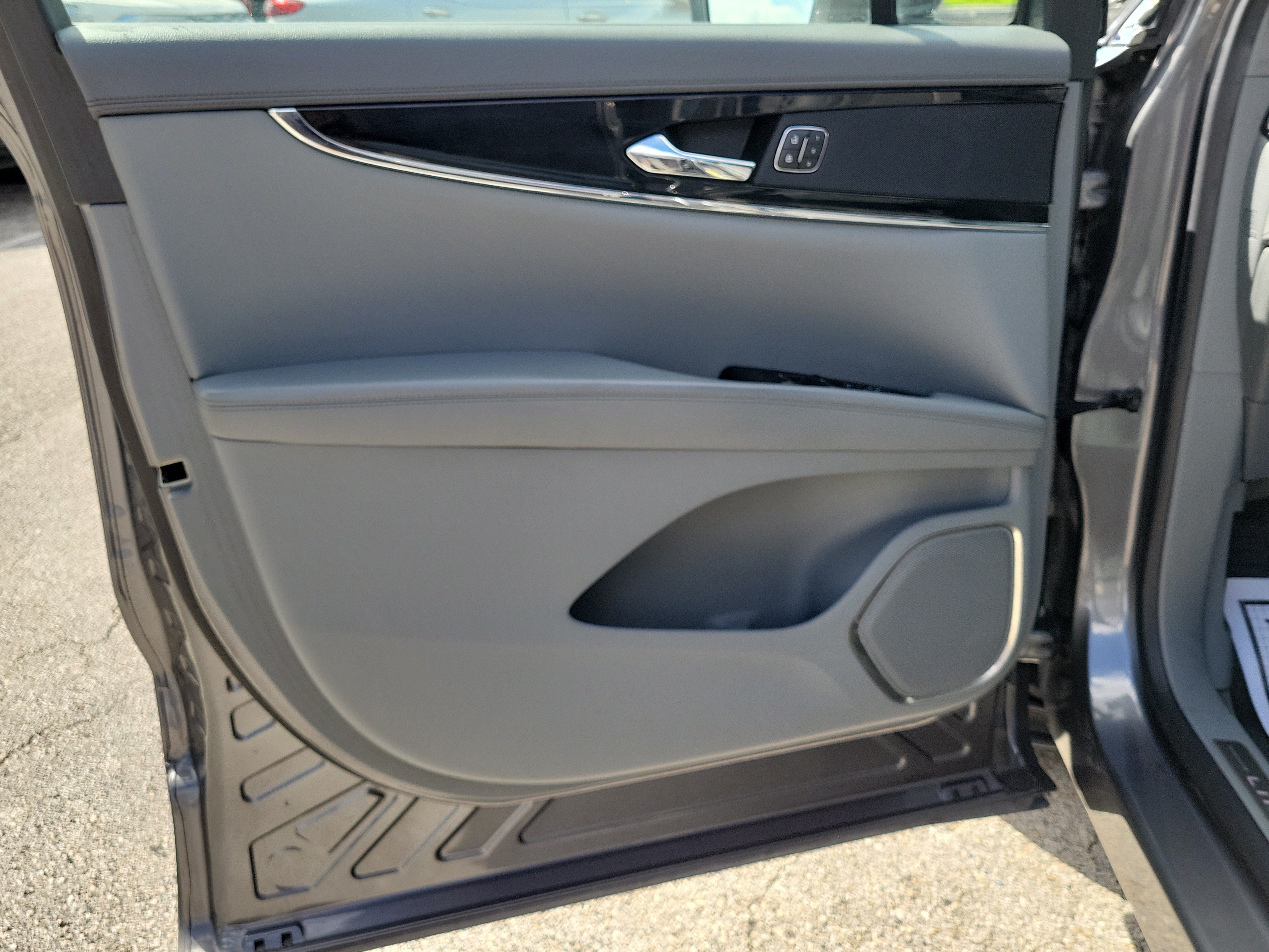 Used 2022 Lincoln Nautilus Reserve FWD image 18