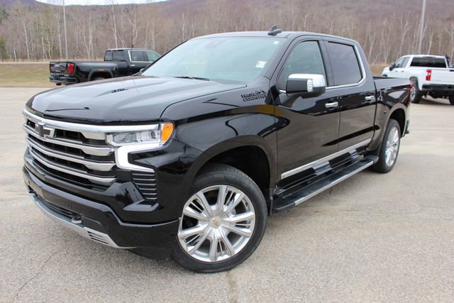Used 2023 Chevrolet Silverado 1500 High Country w/ High Country Premium Package image 3