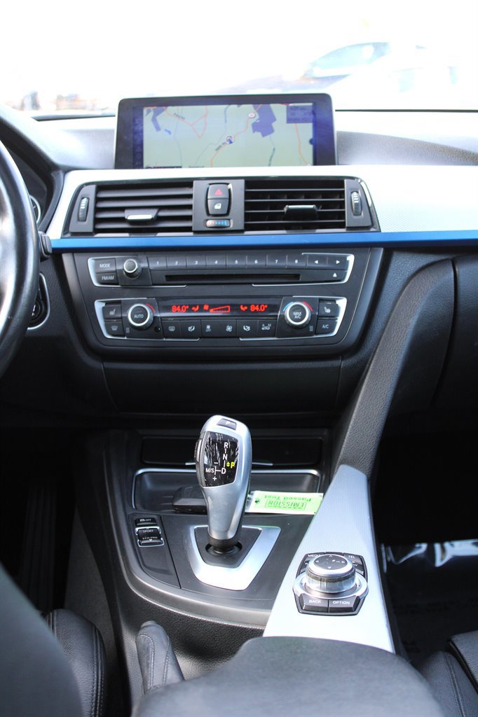 Used 2013 BMW 335i xDrive Sedan AWD/4WD image 12