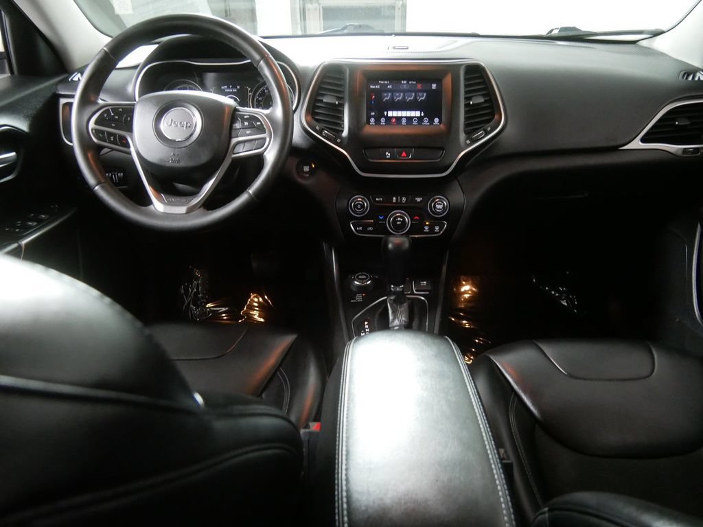 Used 2020 Jeep Cherokee Latitude Plus AWD/4WD image 20