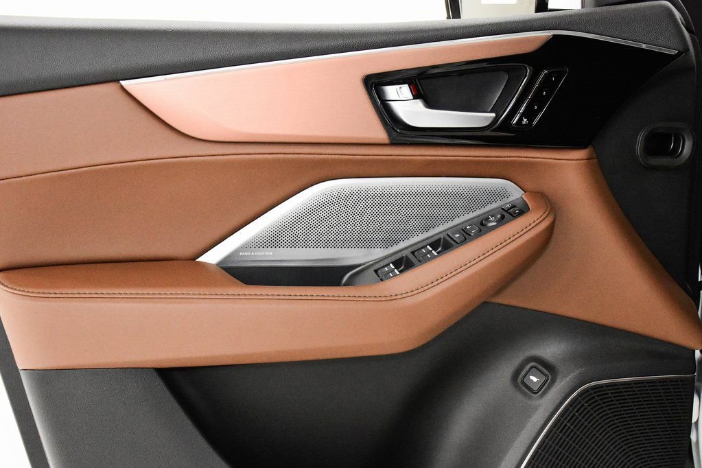 Used 2025 Acura MDX w/ Technology Package image 7