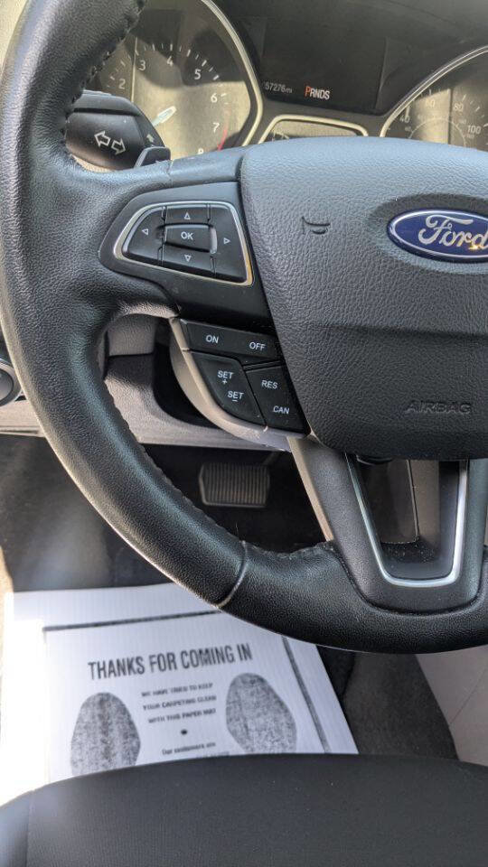 Used 2016 Ford Focus SE w/ SE Sport Package FWD image 25