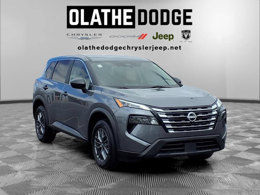 Used 2024 Nissan Rogue S FWD image 28