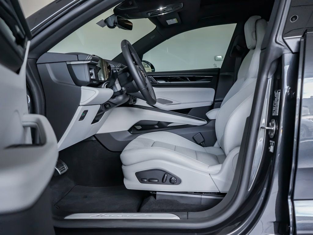 New 2026 Porsche Macan 4S Electric image 5