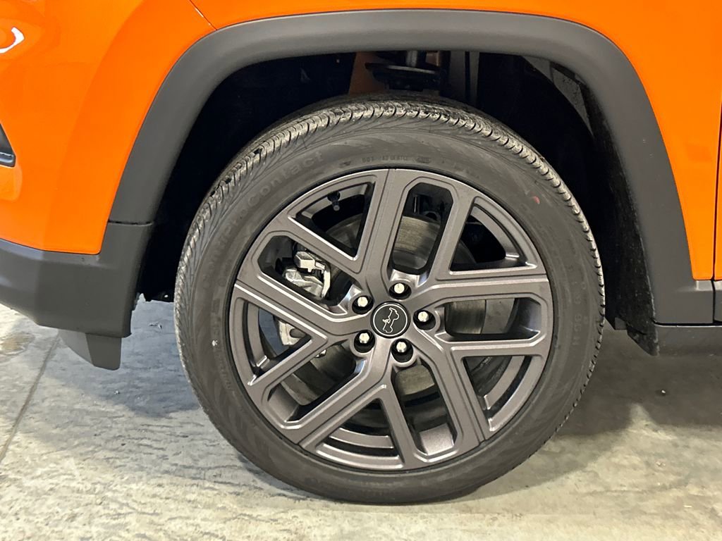 New 2026 Jeep Compass Latitude image 11