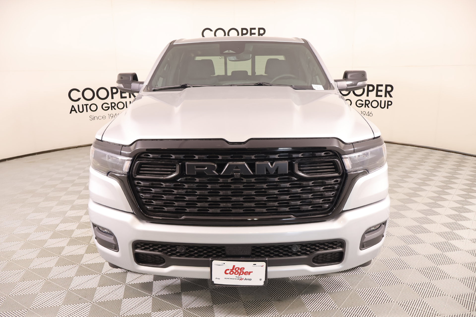 New 2026 RAM 1500 4x4 Crew Cab image 10