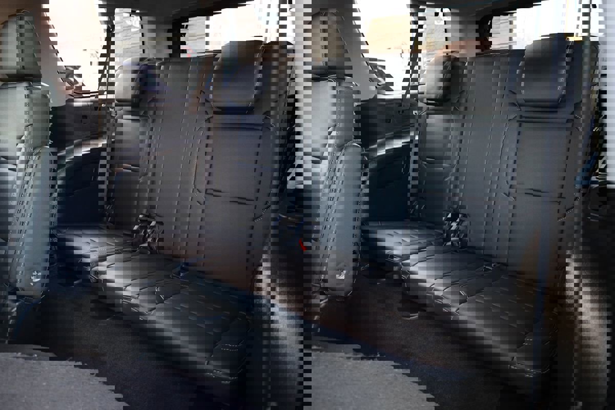 Used 2018 Chevrolet Suburban Premier image 15