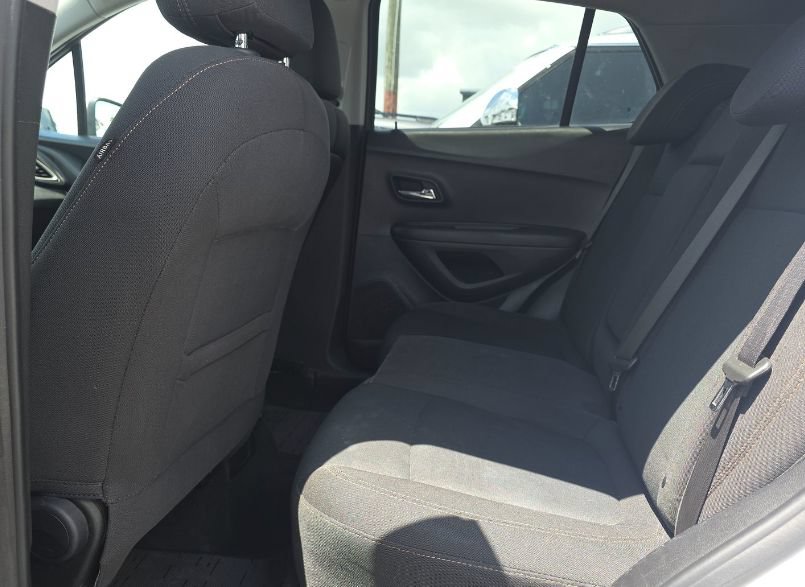 Used 2019 Chevrolet Trax LS w/ Tint and Cruise Package AWD/4WD image 35