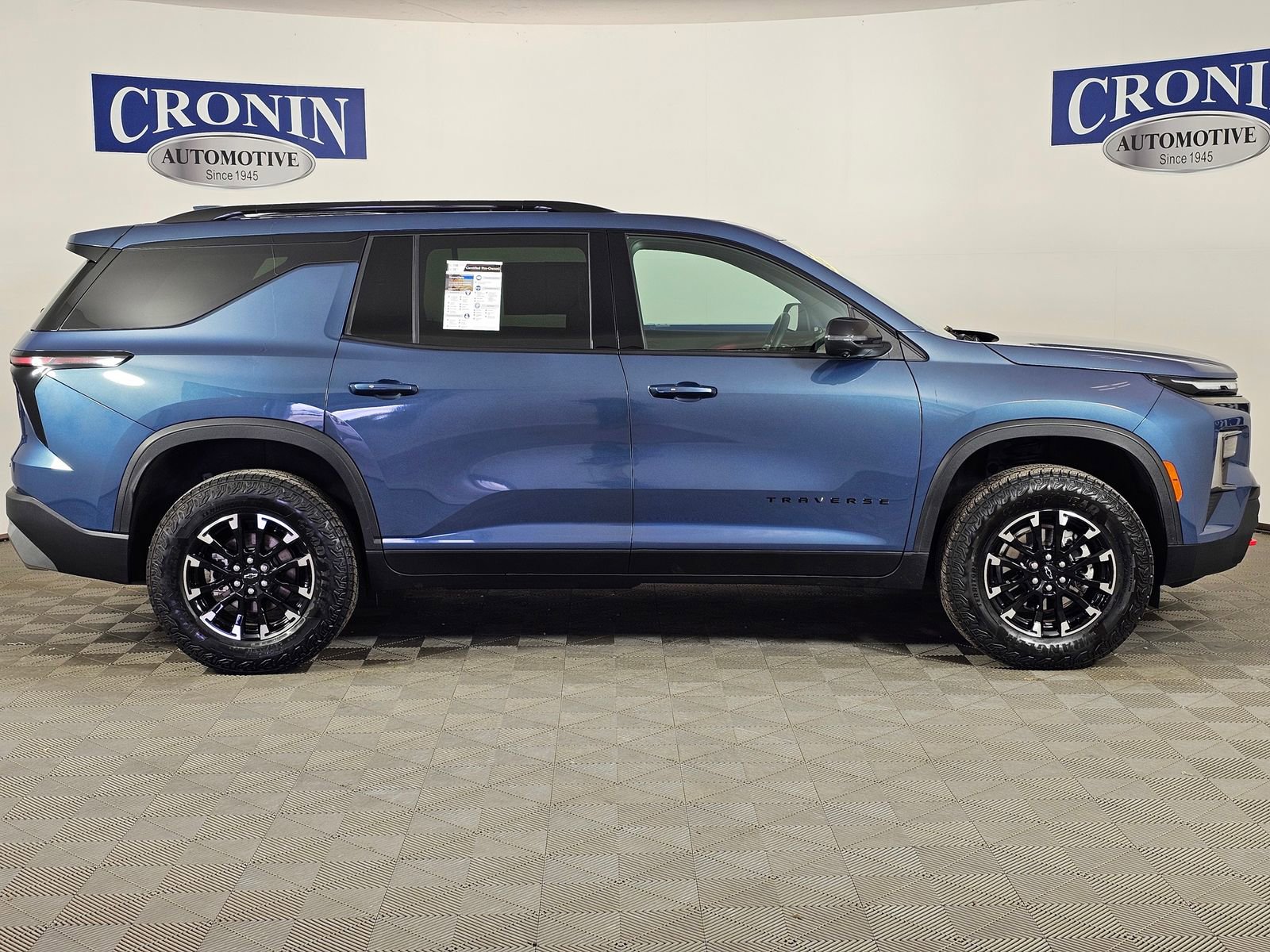 Used 2025 Chevrolet Traverse Z71 w/ Driver Confidence Package AWD/4WD image 6