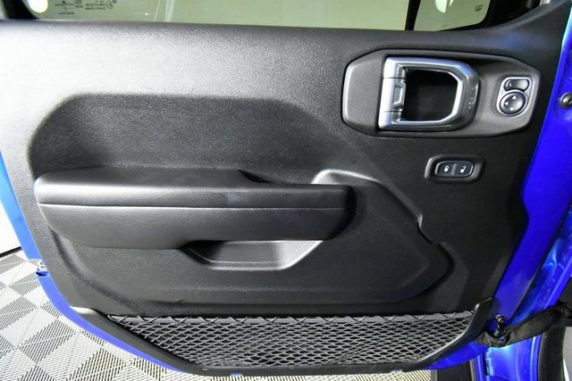 Used 2021 Jeep Gladiator Rubicon w/ Cold Weather Group image 21