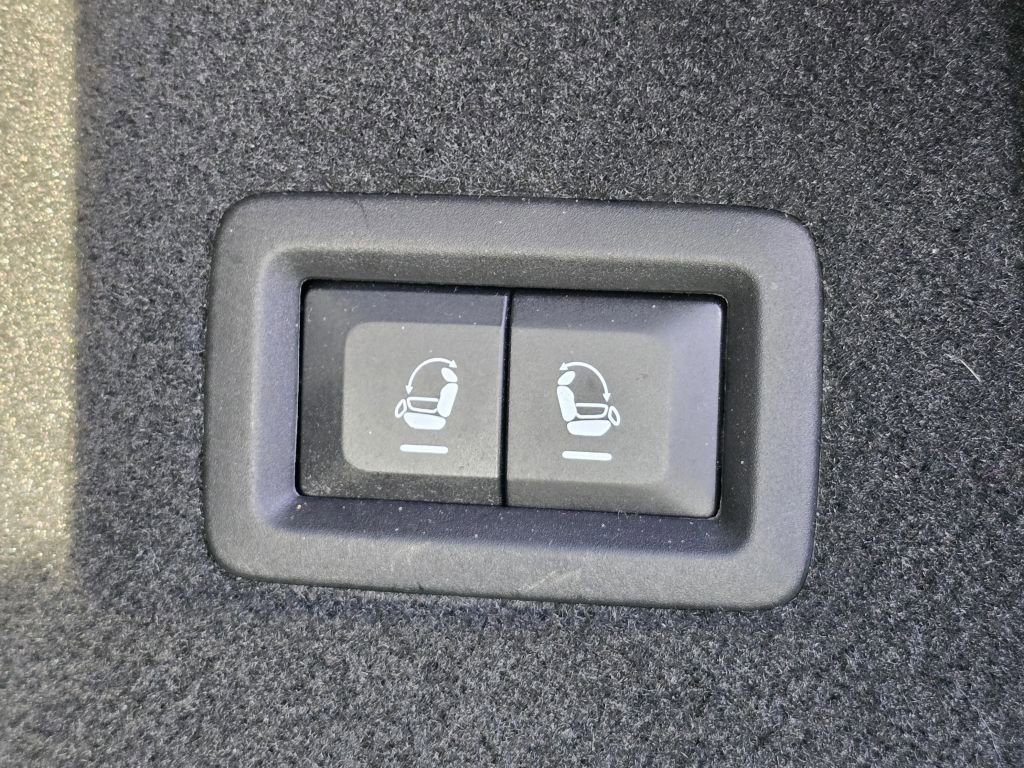 Used 2023 Jeep Grand Cherokee L Summit image 39