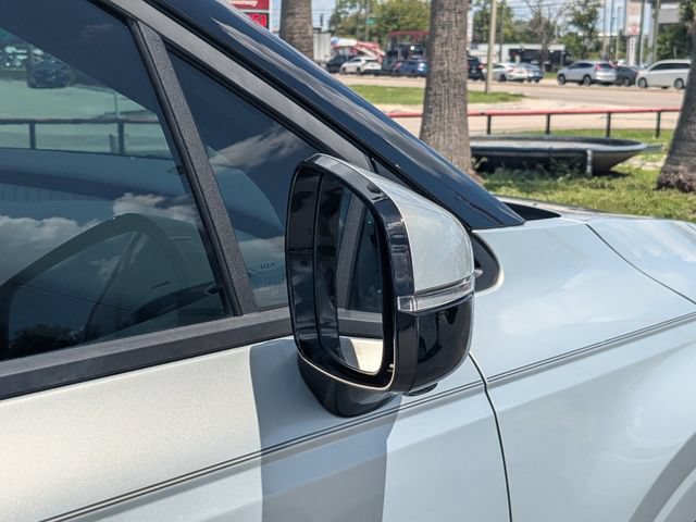 Certified 2026 Kia Carnival SX FWD image 8