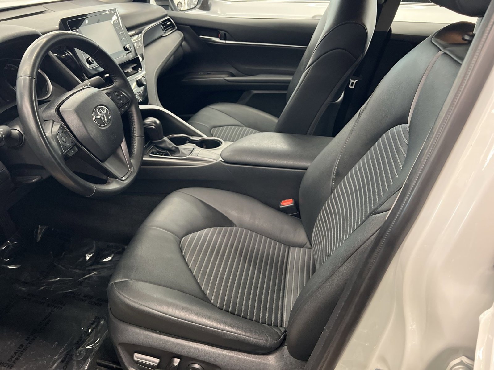 Used 2024 Toyota Camry SE image 20