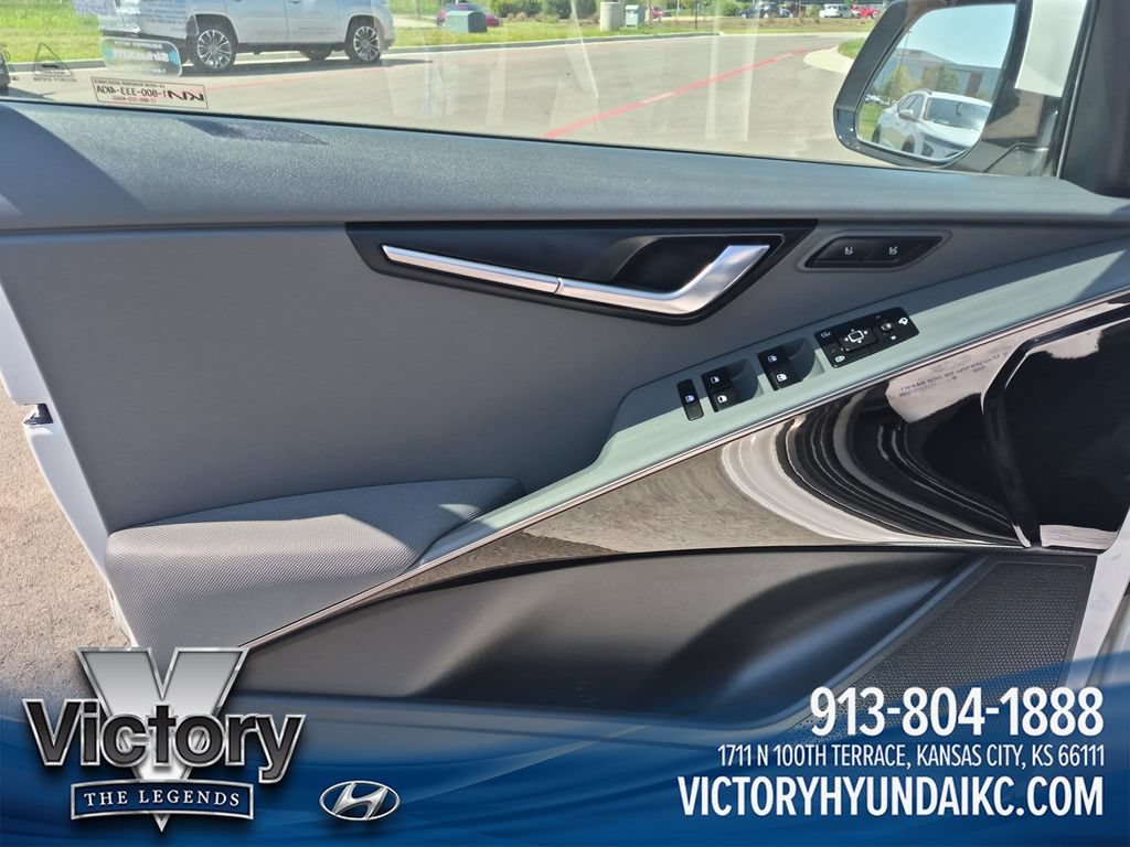 Used 2023 Kia Niro SX Touring FWD image 10