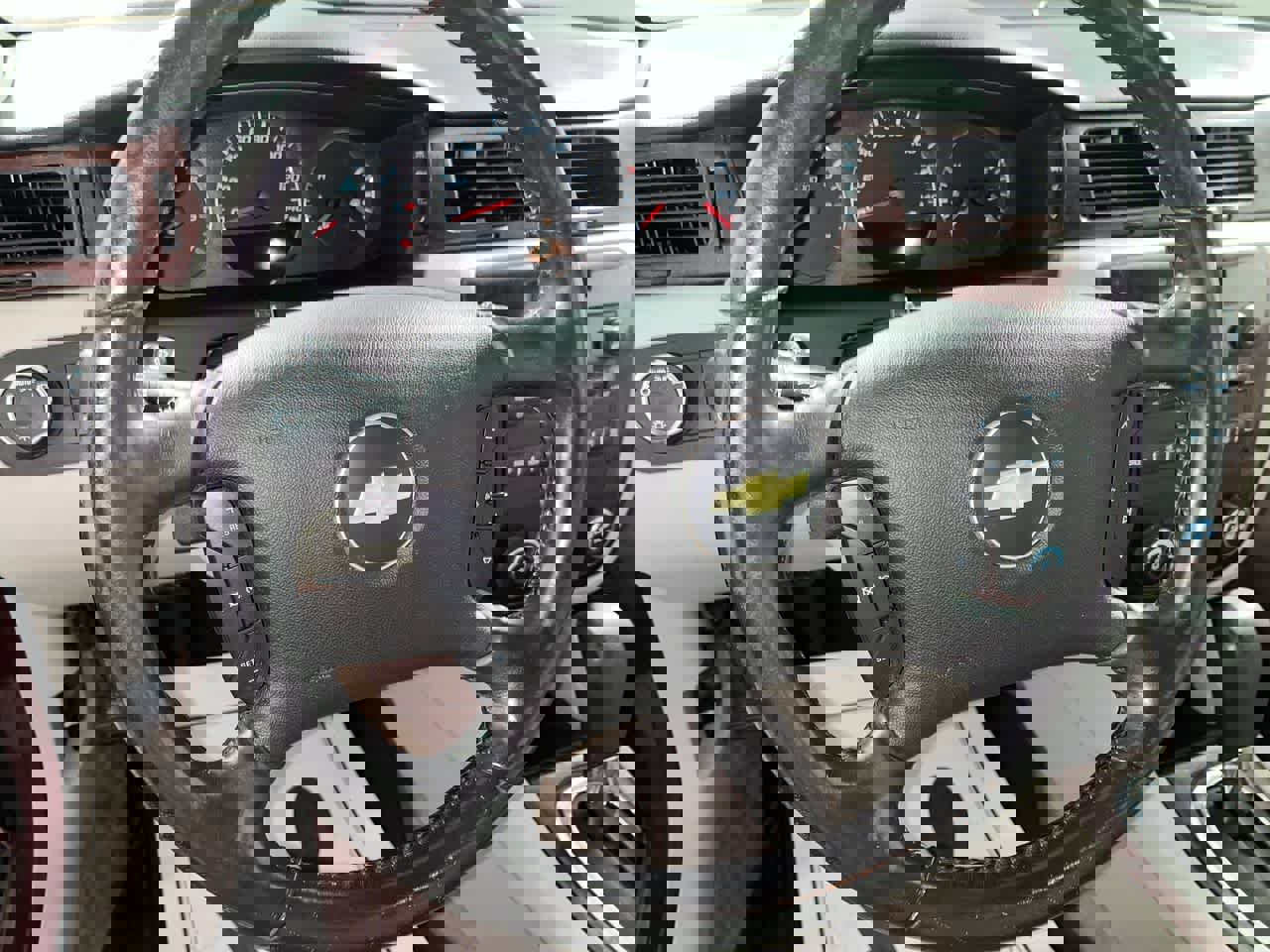 Used 2008 Chevrolet Impala LT w/ Luxury Edition Package image 16