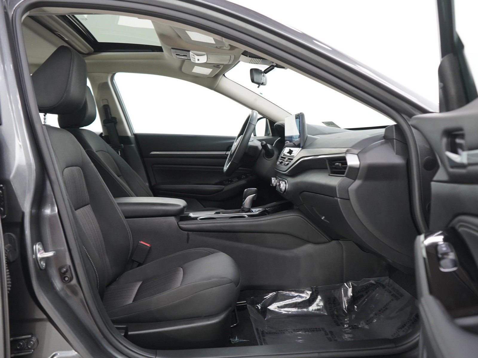 Used 2023 Nissan Altima 2.5 SV w/ SV Premium Package AWD/4WD image 11