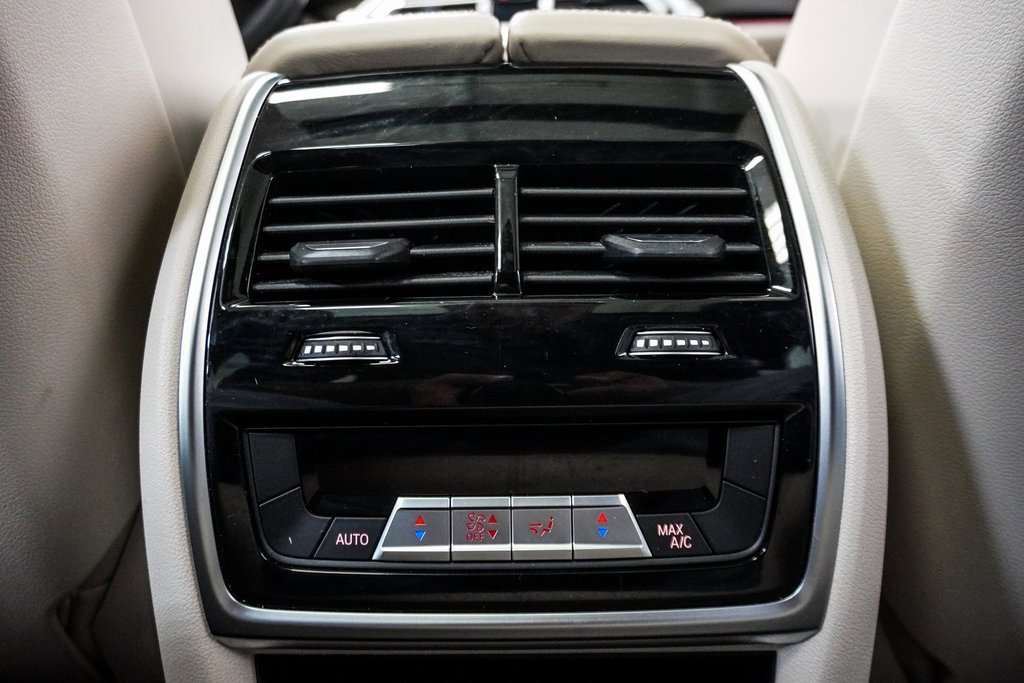 Used 2020 BMW X5 M50i w/ Premium Package image 23