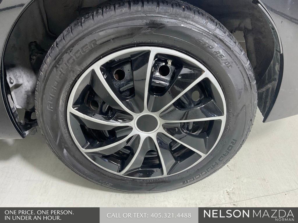 Used 2016 Toyota Corolla LE FWD image 10