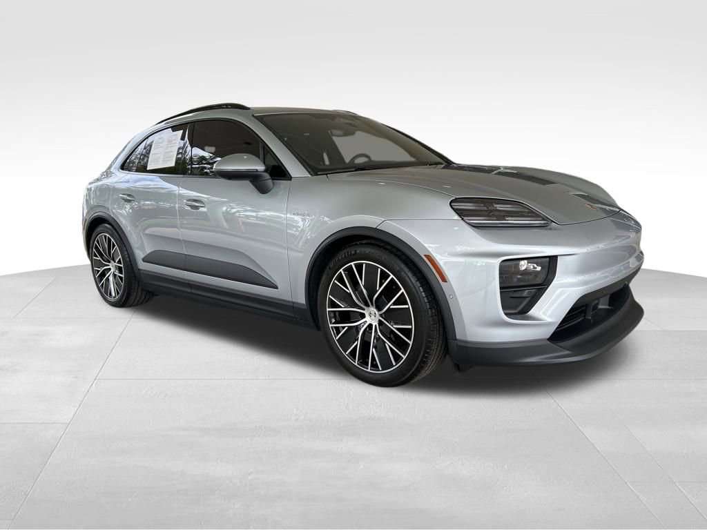 Used 2025 Porsche Macan Electric image 2