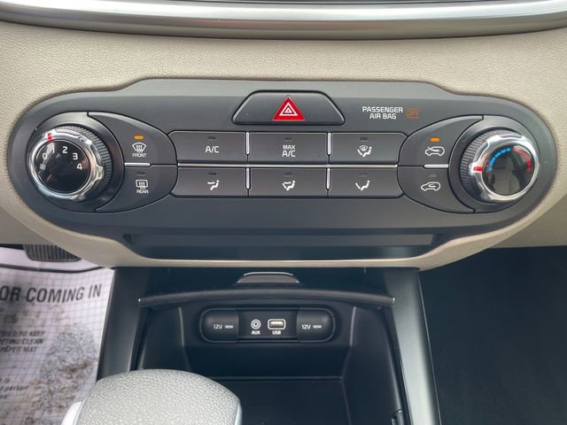 Used 2020 Kia Sorento LX image 24