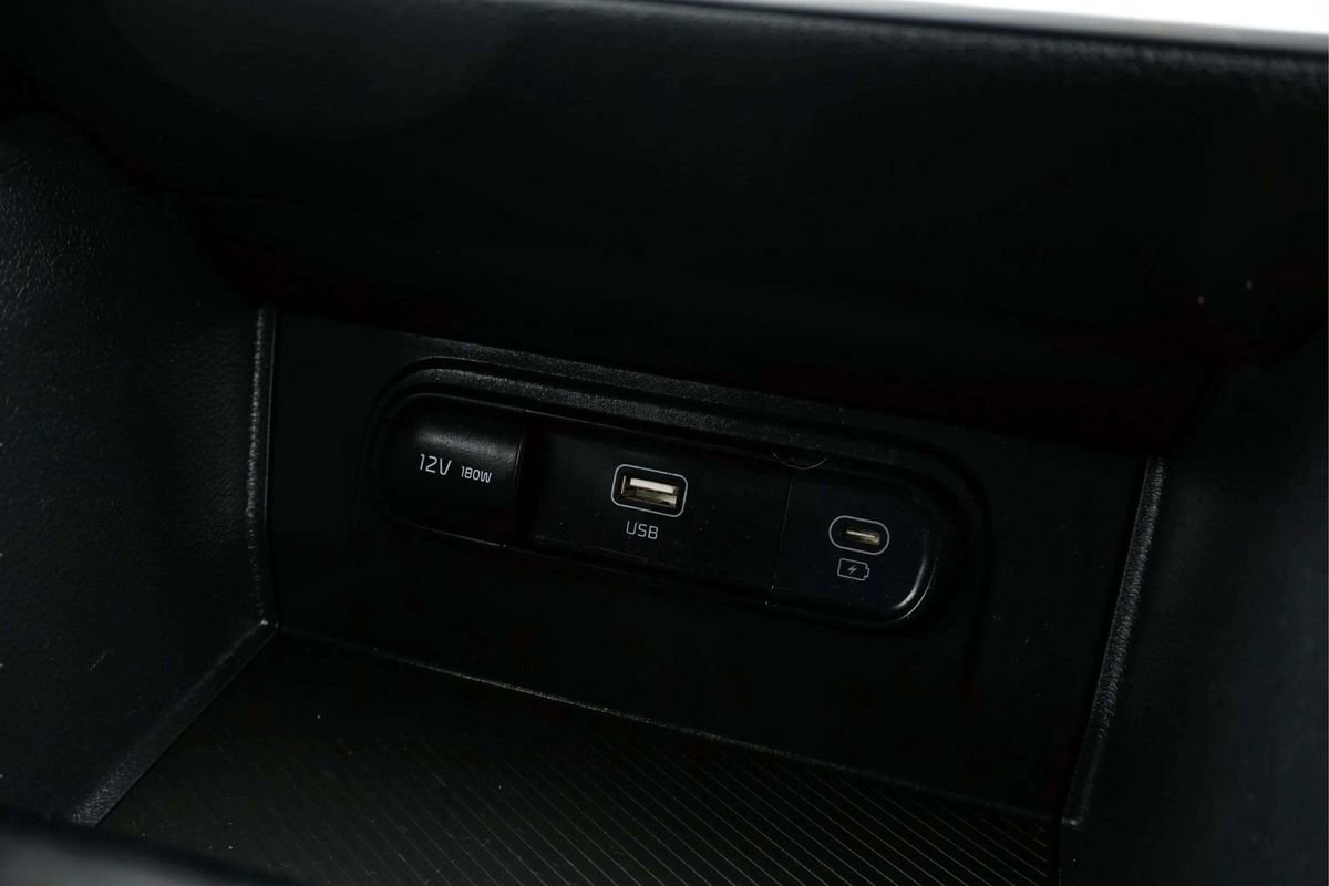 Used 2025 Kia Sportage LX image 25