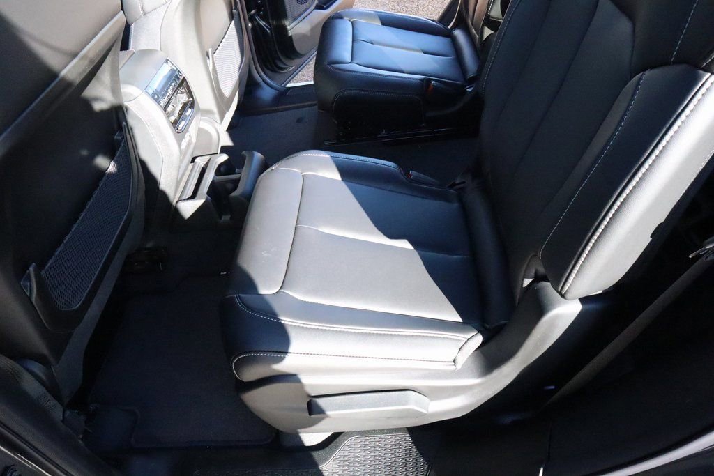 New 2025 Jeep Grand Cherokee L Limited AWD/4WD image 13