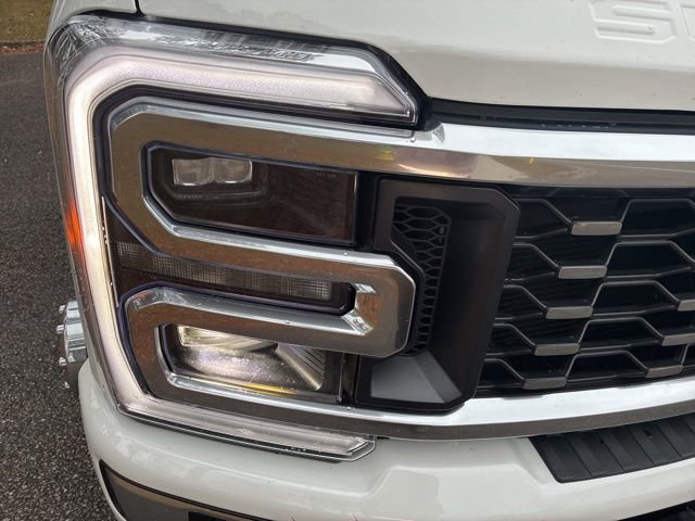 Used 2024 Ford F350 Limited w/ FX4 Off-Road Package image 9