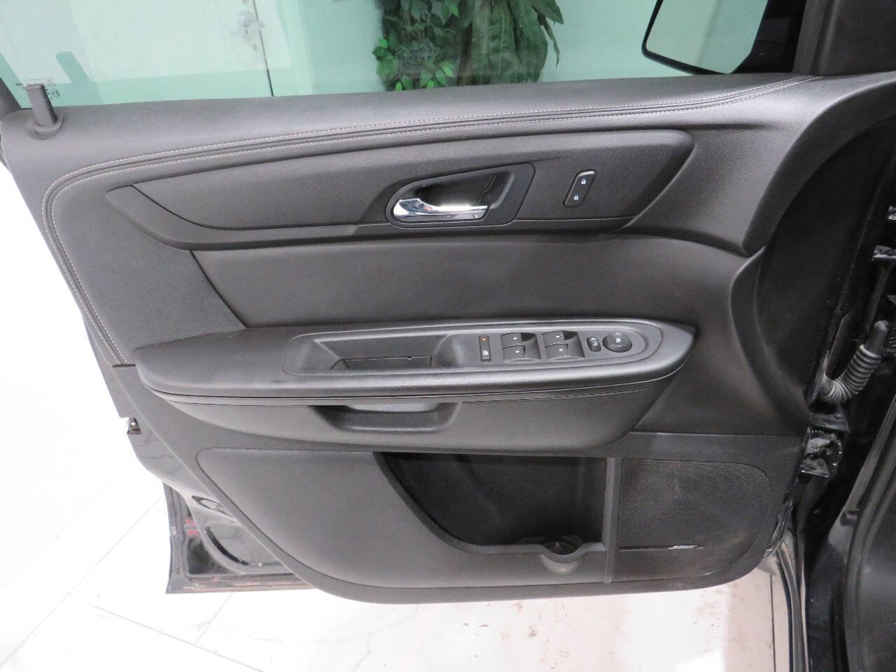 Used 2016 Chevrolet Traverse LT w/ Traveler's Package image 29