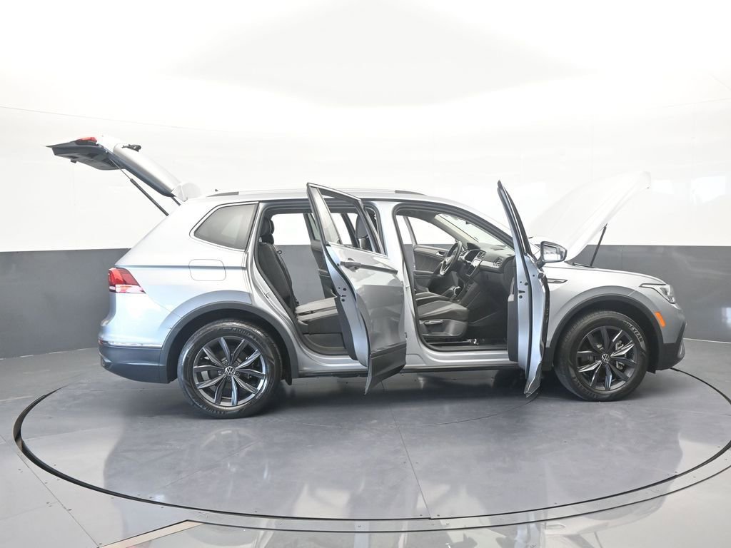 Used 2023 Volkswagen Tiguan SE image 73