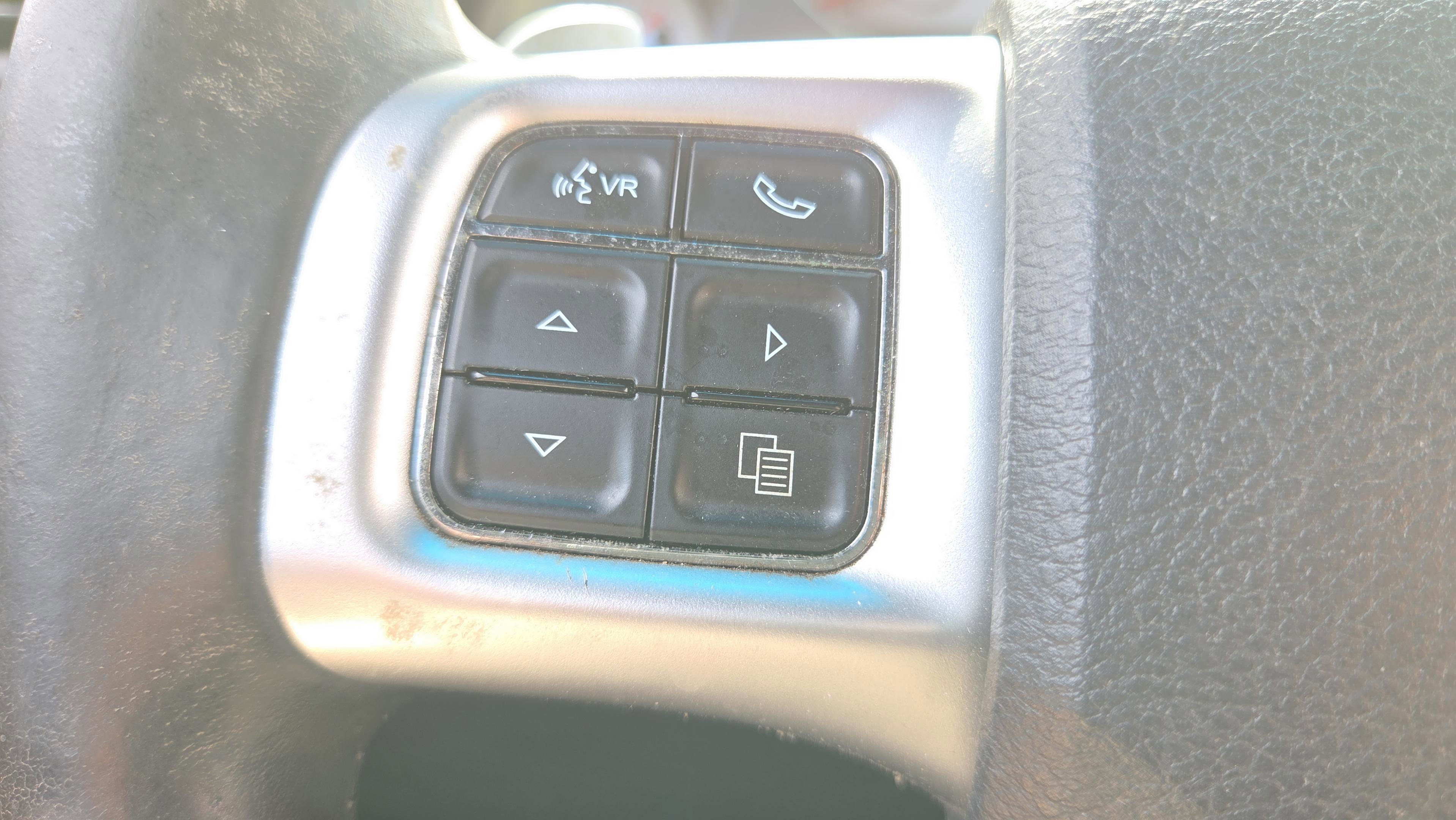 Used 2013 Dodge Challenger R/T image 31