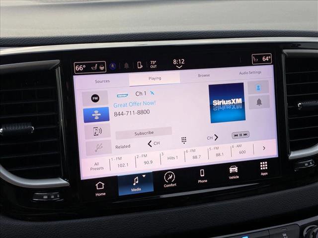 Used 2022 Chrysler Pacifica Touring-L image 12