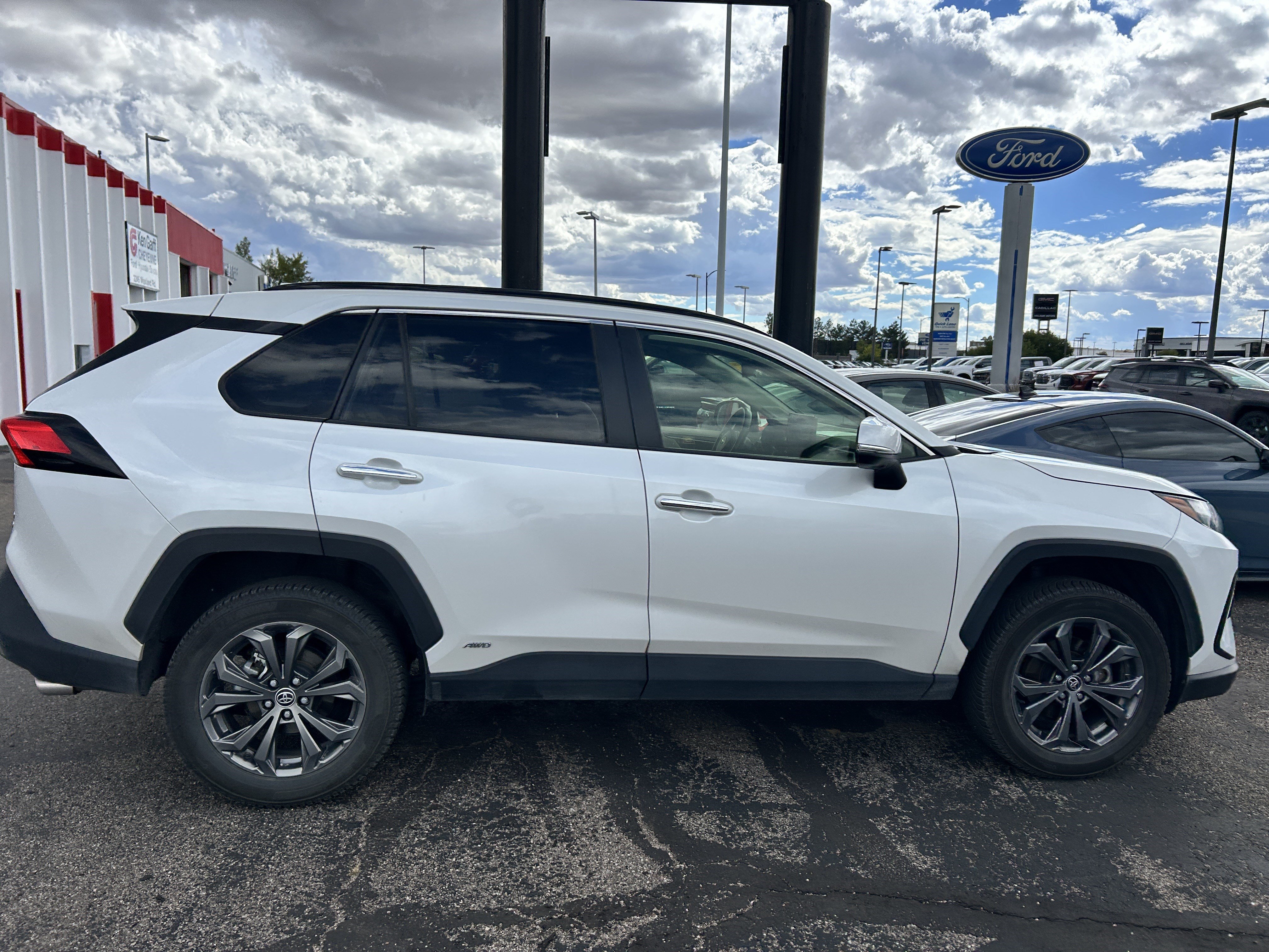 Used 2023 Toyota RAV4 Limited AWD/4WD image 6