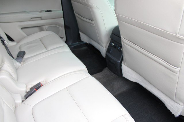Used 2015 Ford Explorer XLT w/ Equipment Group 202A FWD image 12
