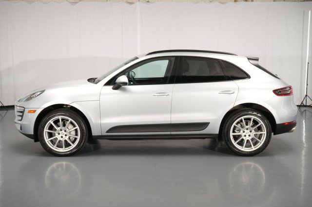 Used 2018 Porsche Macan S AWD/4WD image 2
