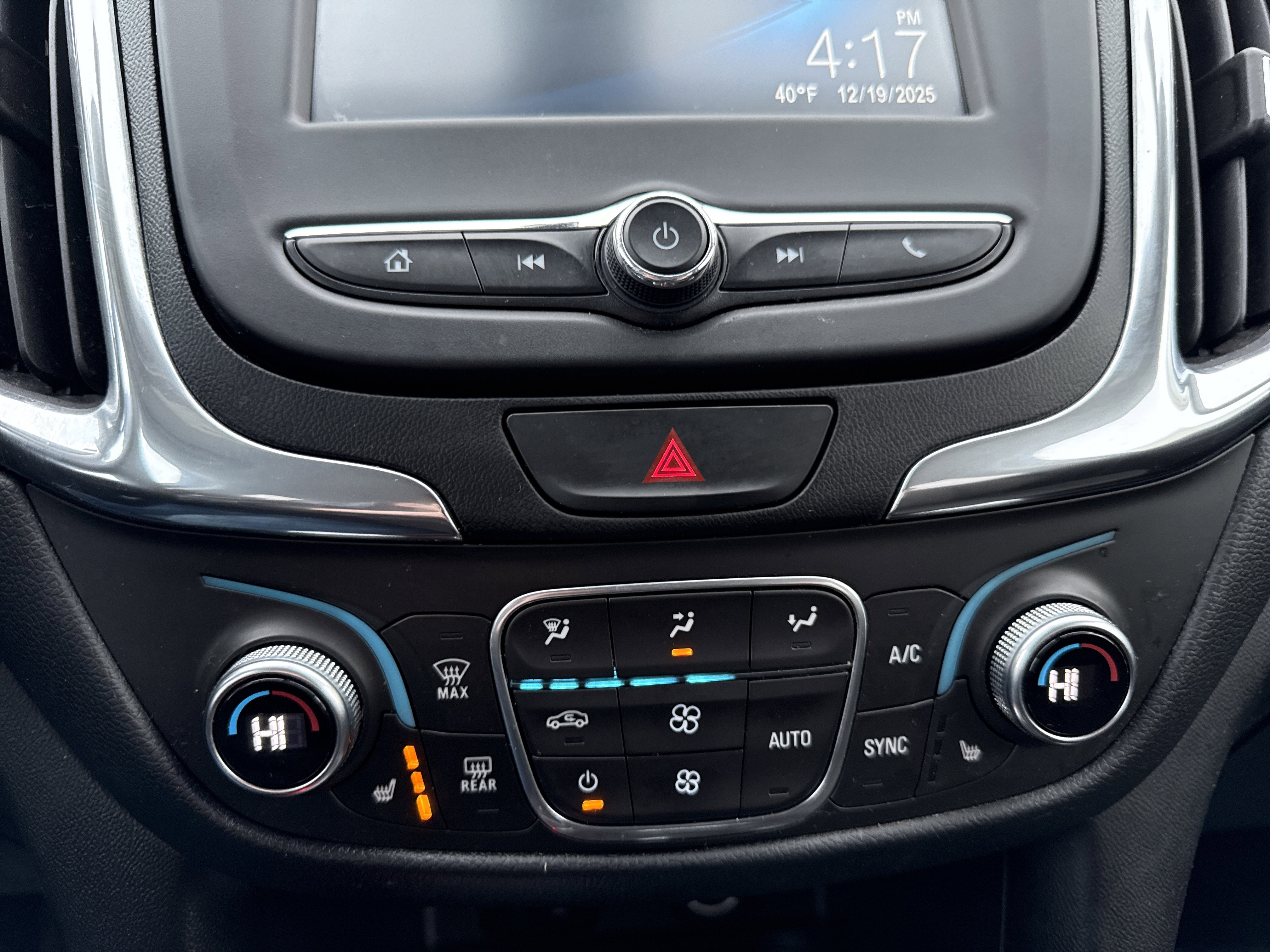 Used 2018 Chevrolet Equinox LT image 21