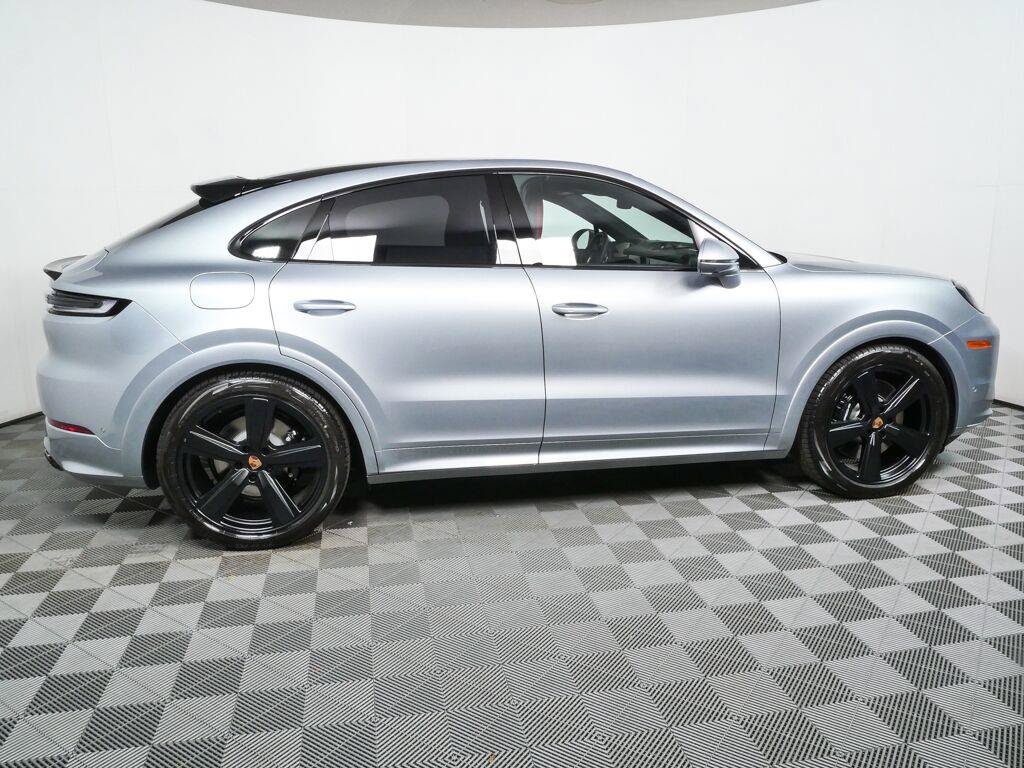 New 2026 Porsche Cayenne GTS AWD/4WD image 29