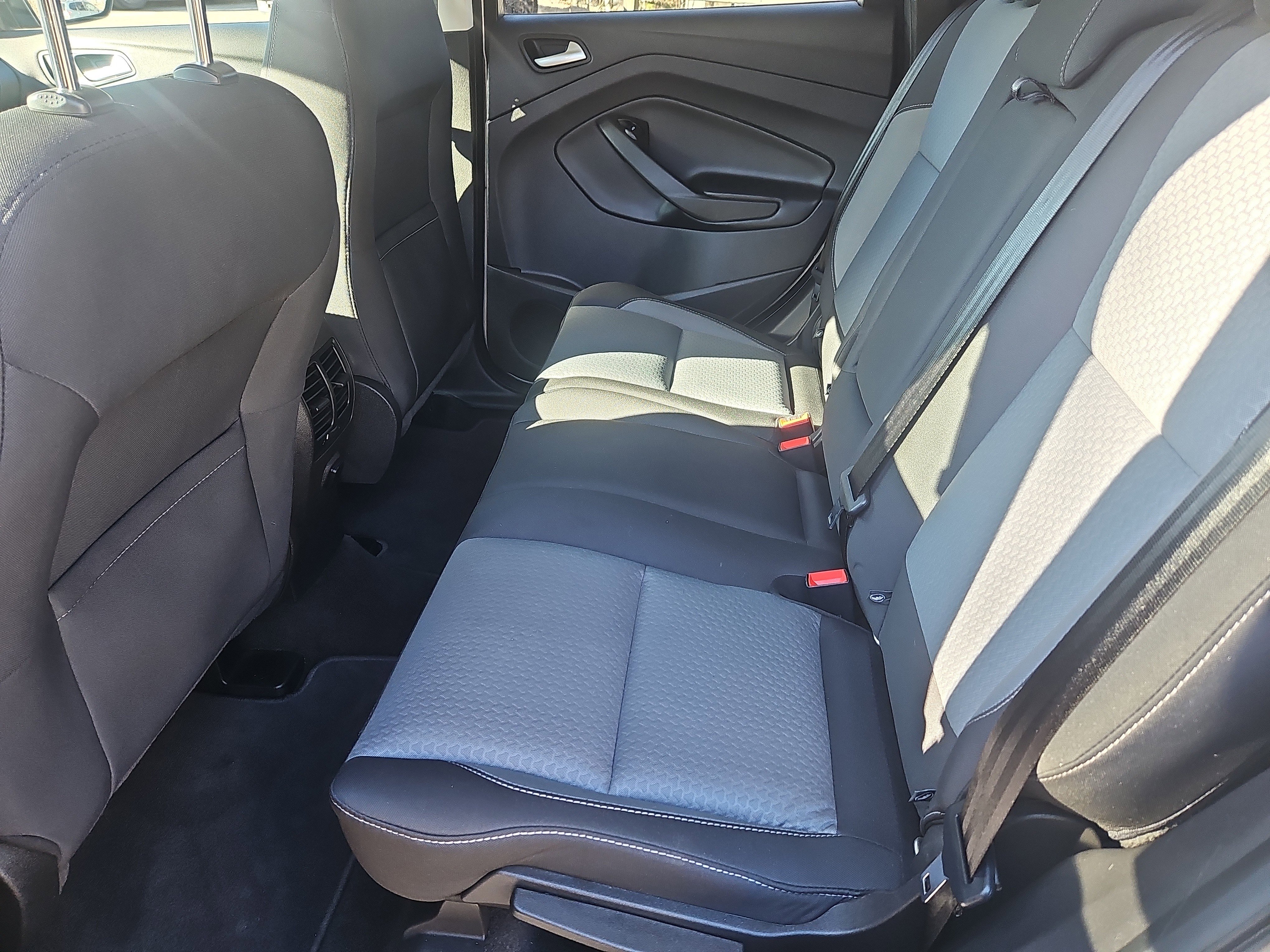 Used 2018 Ford Escape SE w/ SE Sync 3 Package image 28