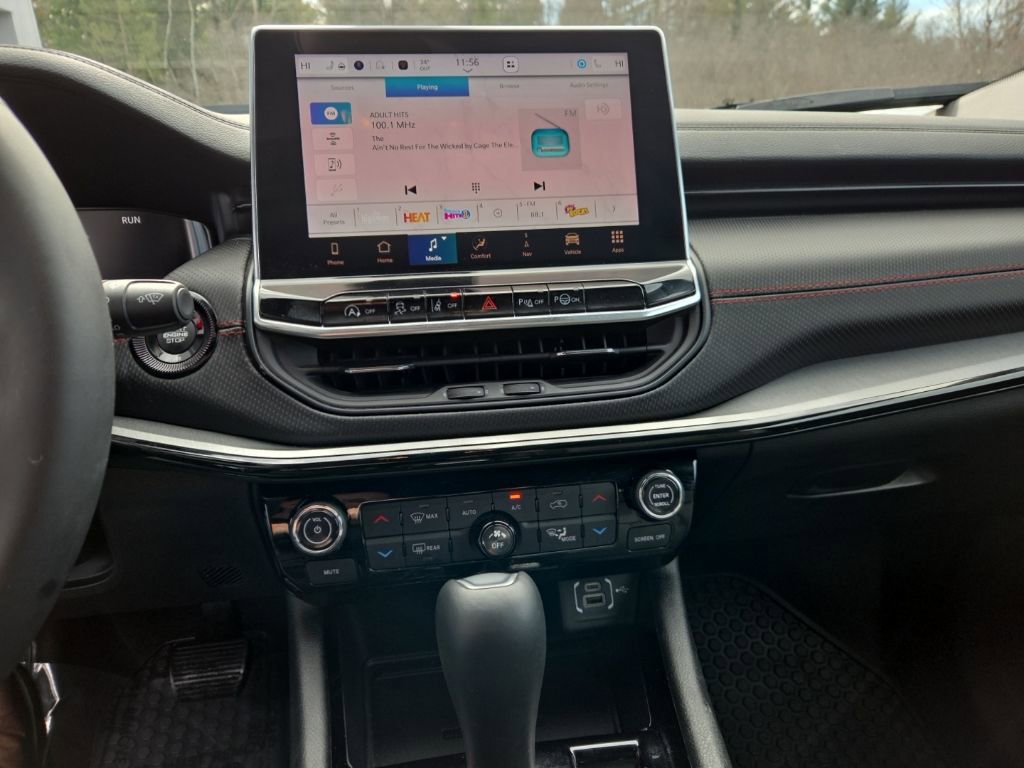 Used 2024 Jeep Compass Trailhawk w/ Trailhawk Elite Group image 16