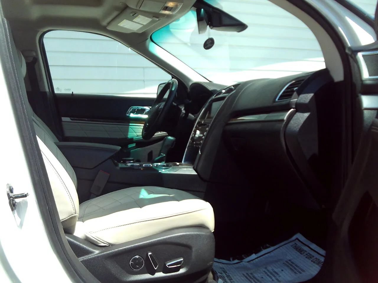 Used 2016 Ford Explorer Platinum AWD/4WD image 35