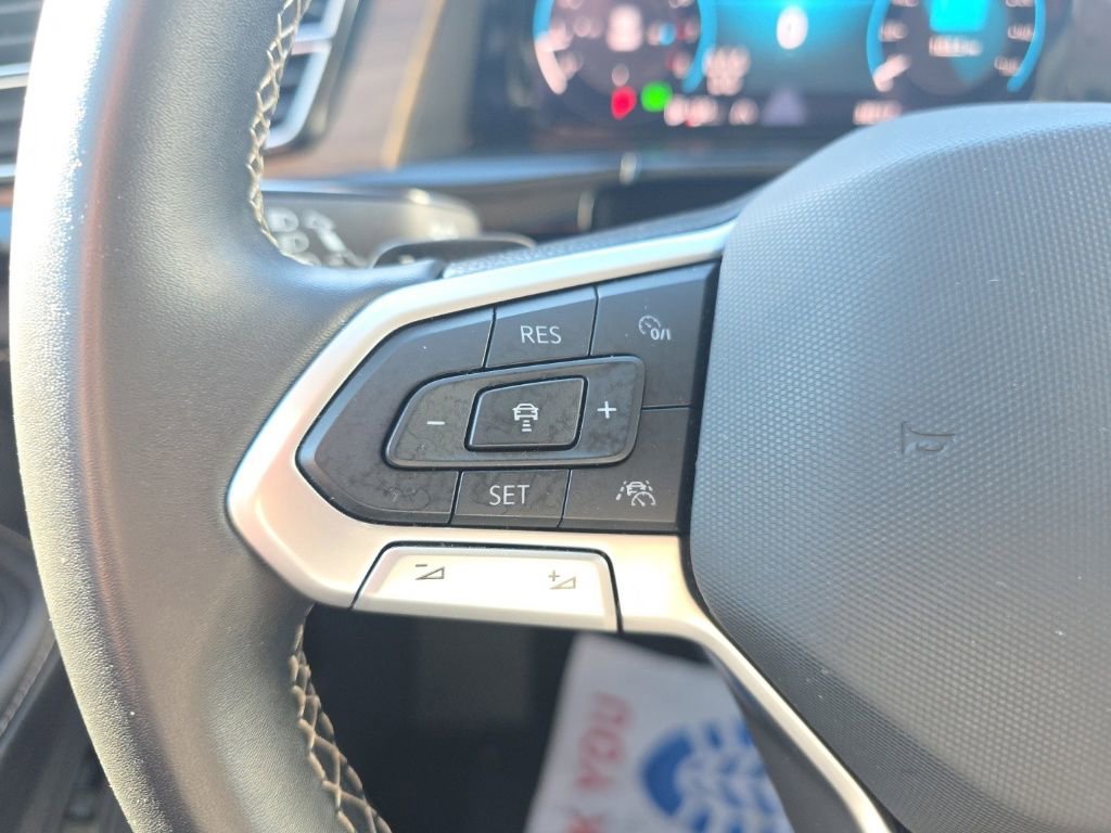 Used 2025 Volkswagen Atlas SE image 25