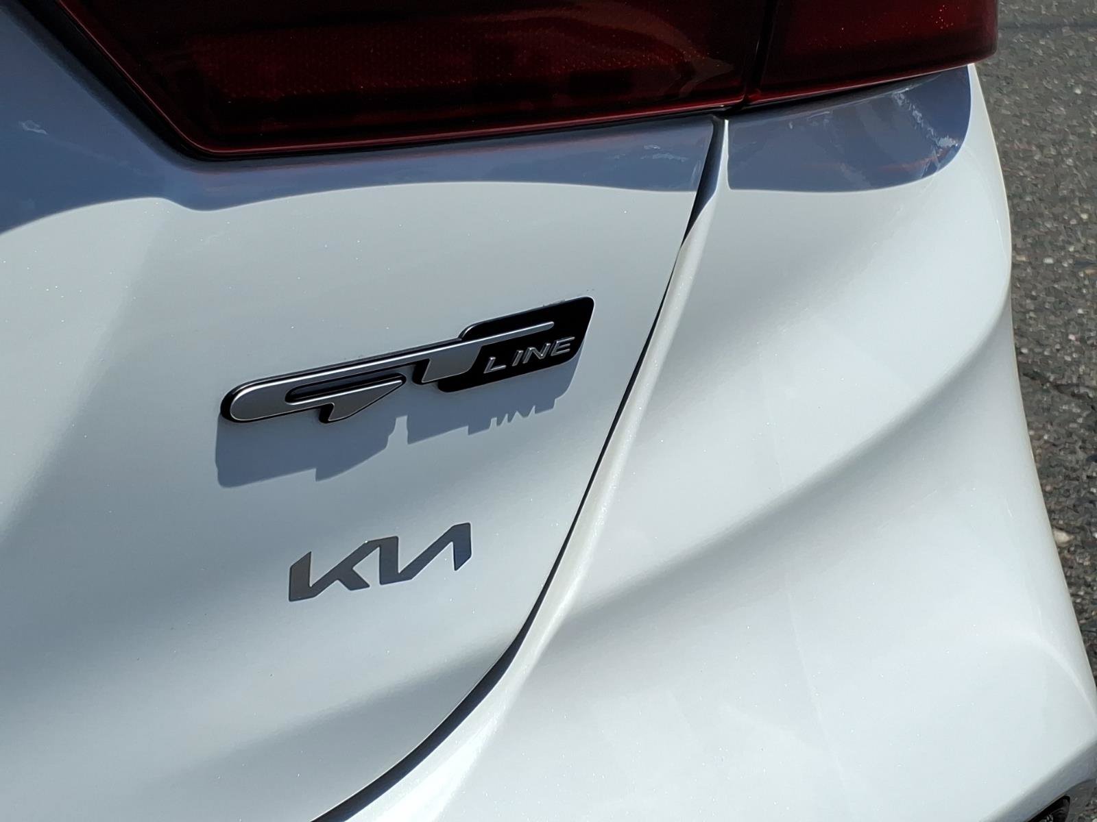 Used 2022 Kia Forte GT-Line w/ GT-Line Premium Package FWD image 14