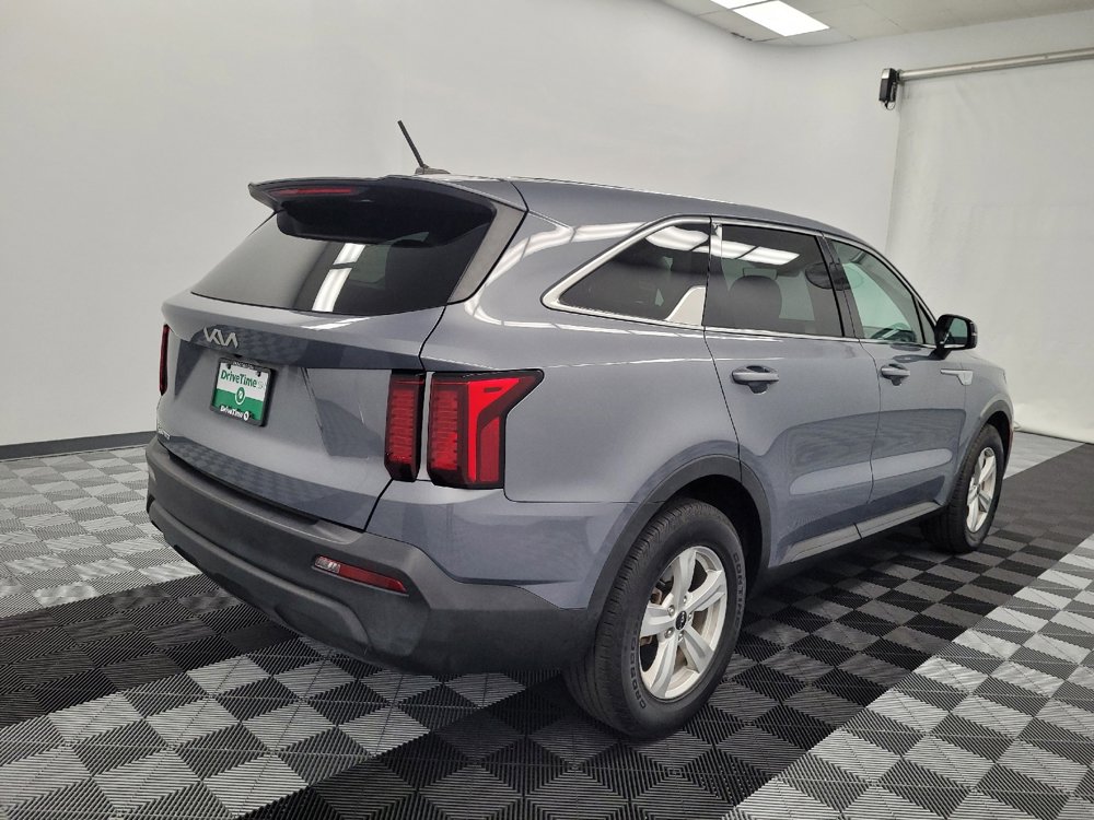 Used 2023 Kia Sorento LX FWD image 9