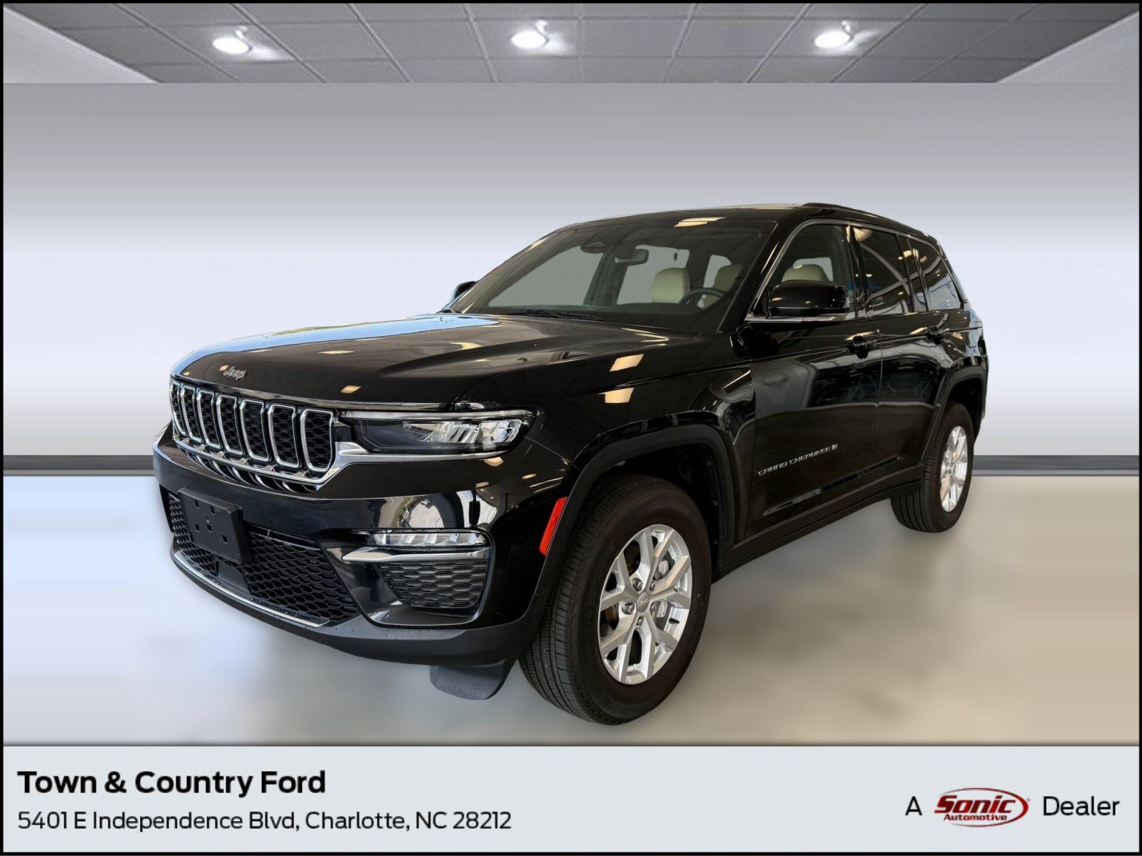 Used 2023 Jeep Grand Cherokee Limited AWD/4WD image 1
