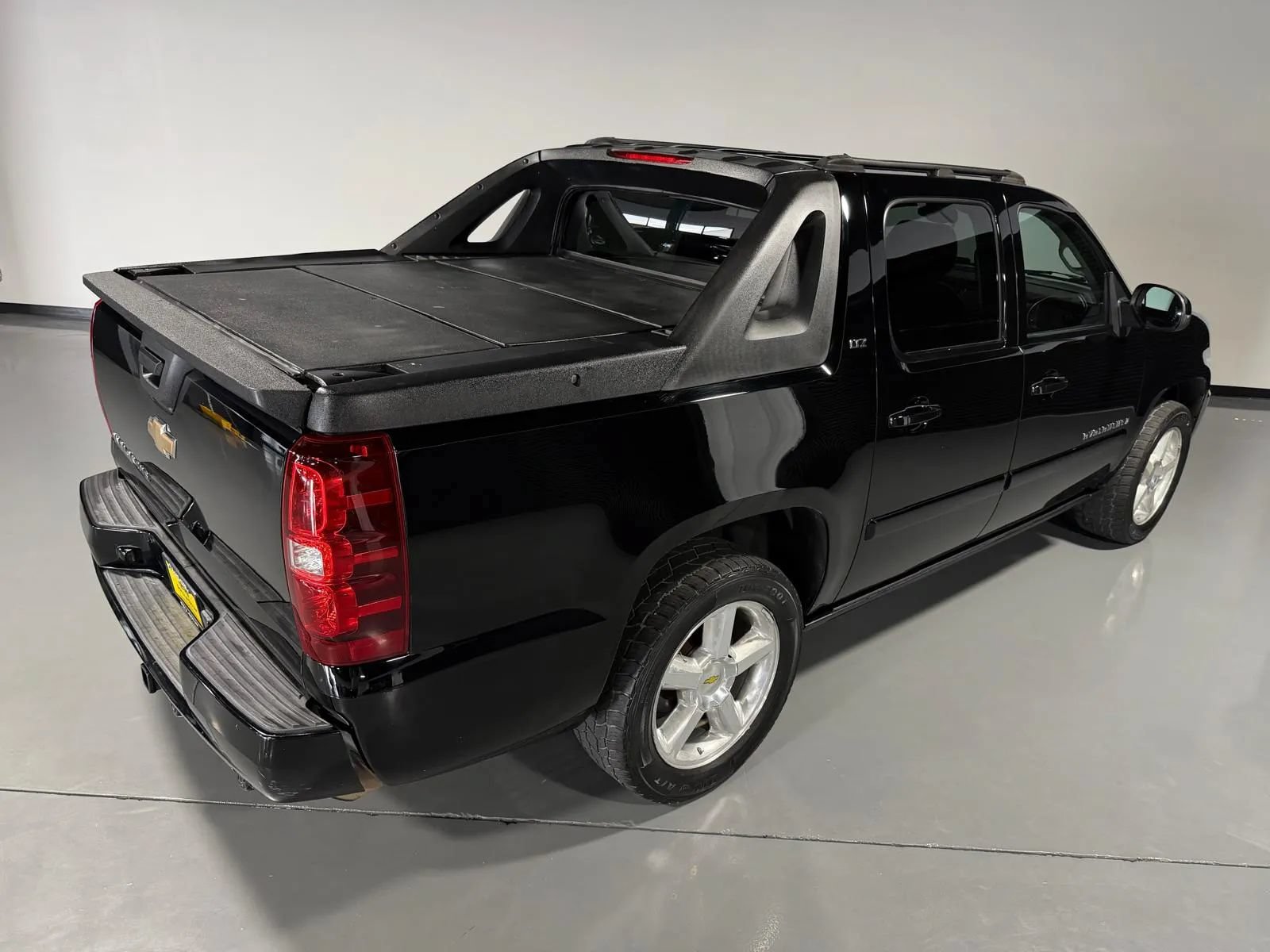 Used 2007 Chevrolet Avalanche LTZ w/ LTZ Preferred Equipment Group AWD/4WD image 39