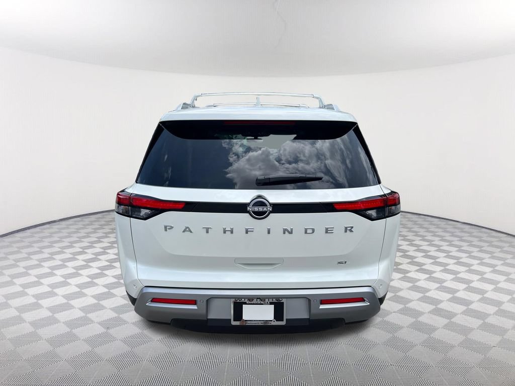 Used 2024 Nissan Pathfinder SL FWD image 6