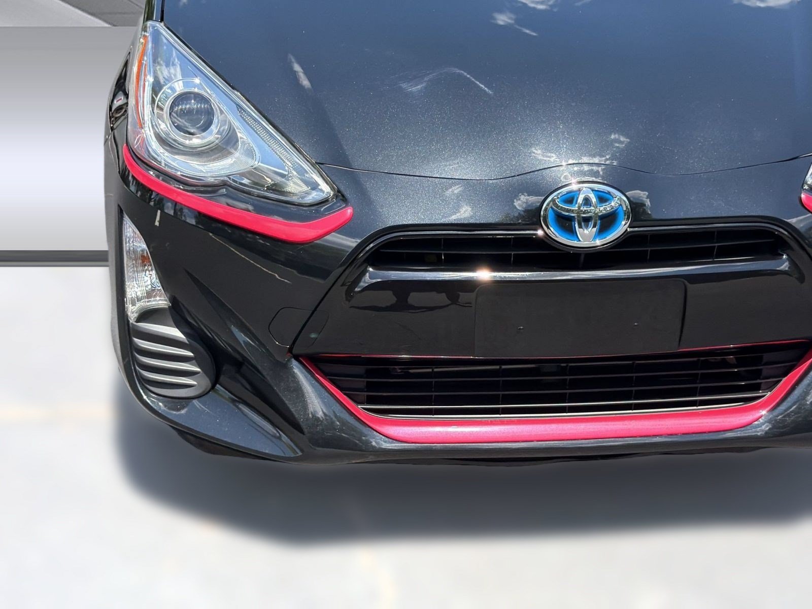 Used 2016 Toyota Prius C Persona Series FWD image 11
